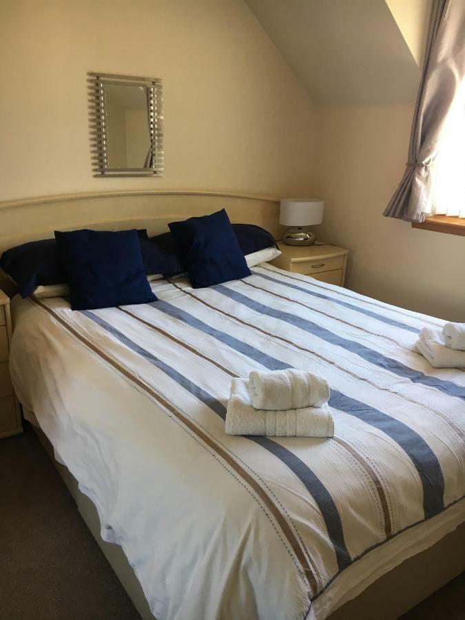Cairngorm Mountain View Apartment อาวีมอร์ ภายนอก รูปภาพ