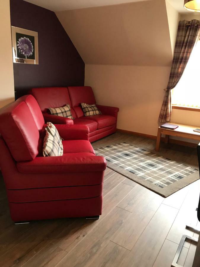 Cairngorm Mountain View Apartment อาวีมอร์ ภายนอก รูปภาพ